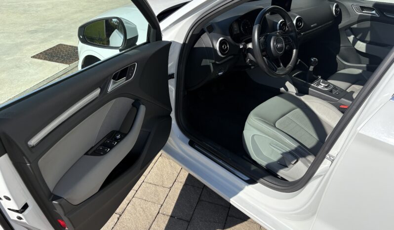 Audi A3 Sedan 1.6 TDI Design full