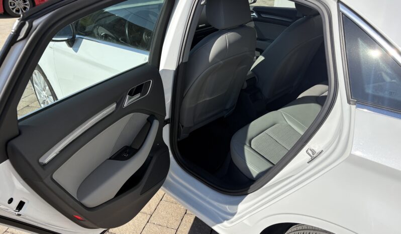 Audi A3 Sedan 1.6 TDI Design full