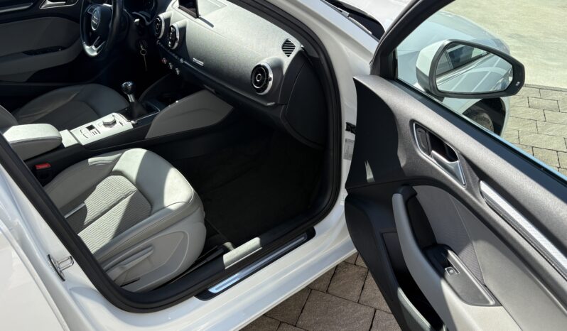 Audi A3 Sedan 1.6 TDI Design full